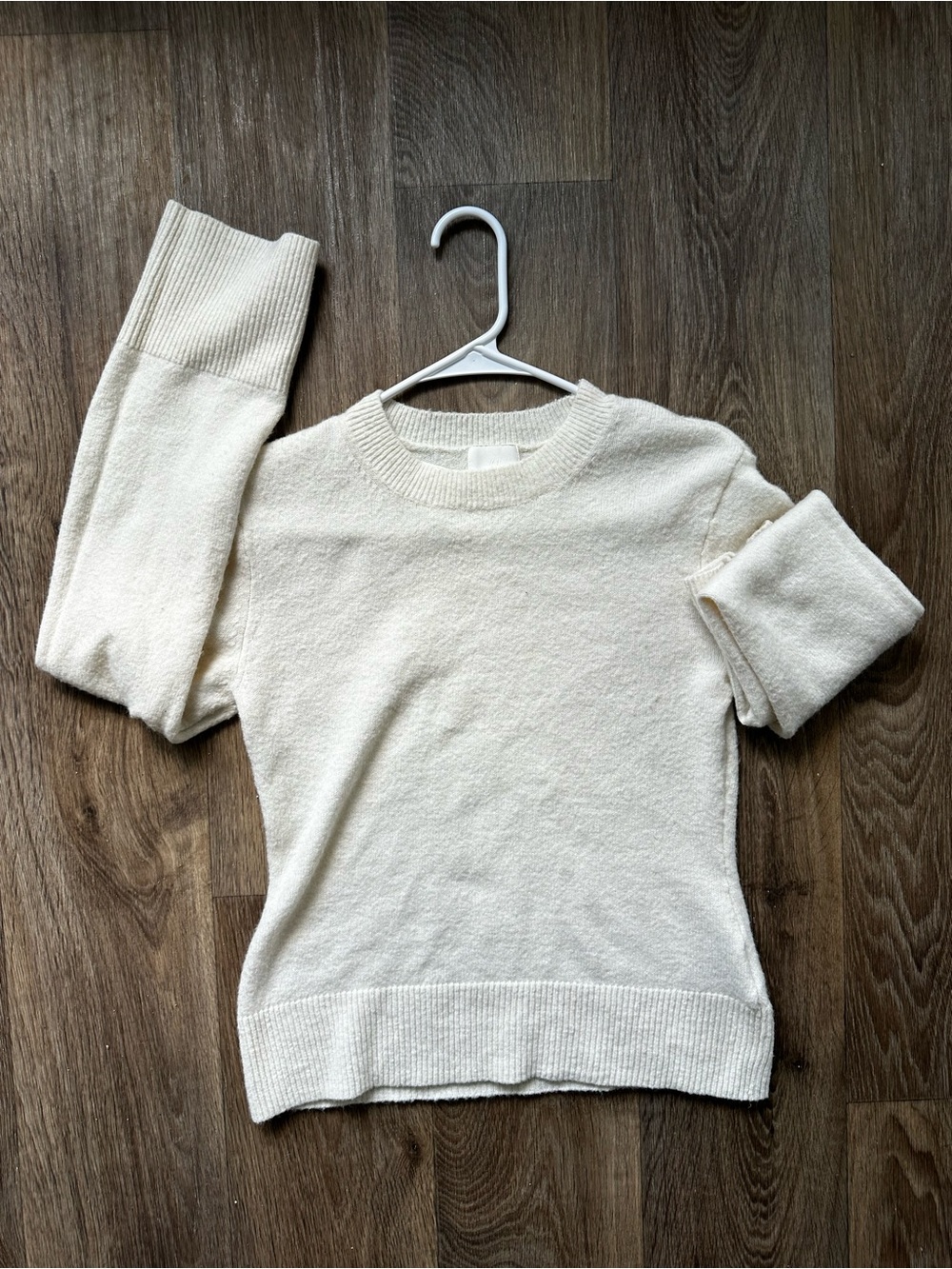 H&M Cream Fuzzy Knit Crewneck Pullover Sweater Ivory Soft Cozy Size S Small